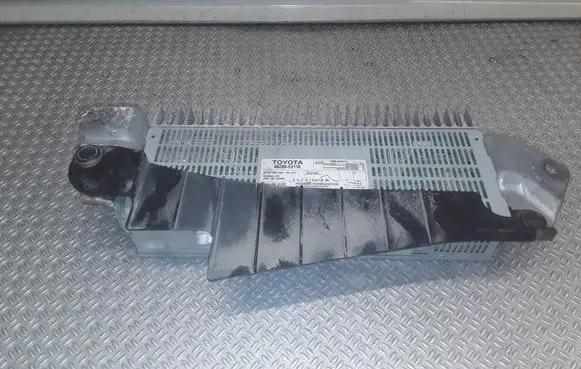 Lexus IS 220D-250-350 Sound amplifier 8628053110