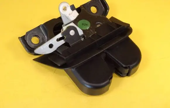 Tailgate/trunk/boot lock/catch/latch