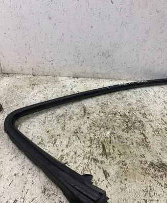 Opel Astra J Front door glass trim molding 
