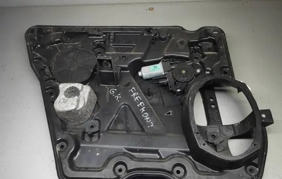 Fiat Freemont Rear door window regulator with motor 68082087AB 938739109 68067481AC