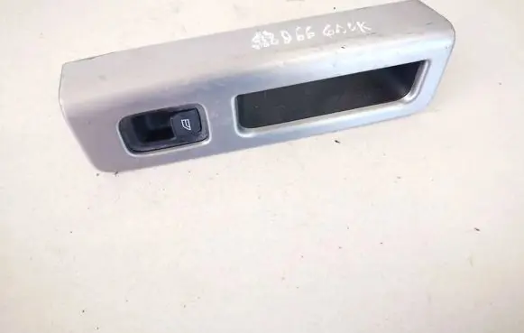 Volvo V50 Electric window control switch 8679678
