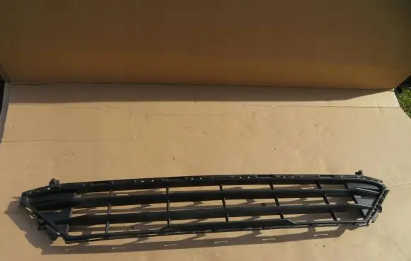 Front bumper lower grill