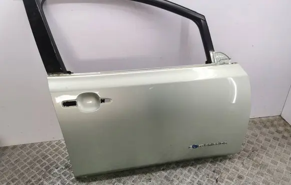 Nissan Leaf II (ZE1) Front door