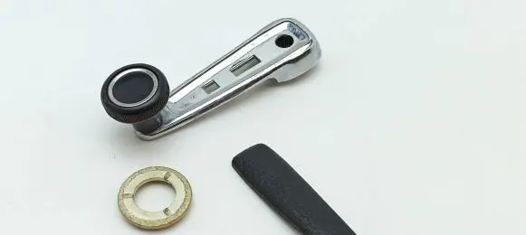 Mercedes-Benz COMPAKT W115 Rear door window winding handle 