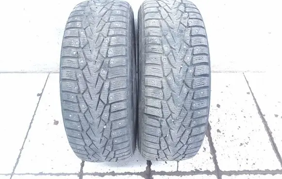 Volvo V70 R16 winter/snow tires with studs NOKIAN HAKAKAPELIITTA7 20560R16