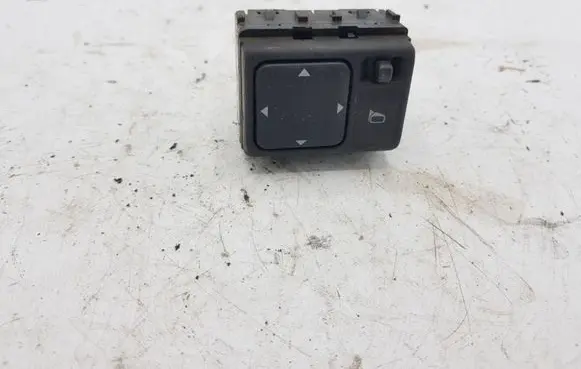 Nissan X-Trail T30 Wing mirror switch 040120