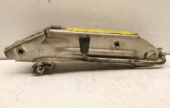 Audi A4 S4 B7 8E 8H Lift Jack 8L0011031A