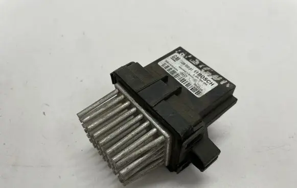 Opel Insignia A Heater blower fan relay 13503201