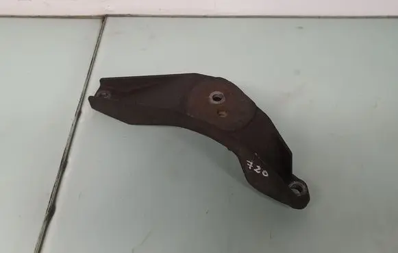BMW 5 E39 Engine mounting bracket 1096079 22111096079