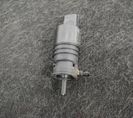 BMW 1 E81 E87 Windscreen/windshield washer pump 7302589