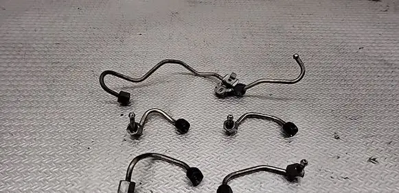 Ford Mondeo MK IV Fuel injector supply line/pipe 