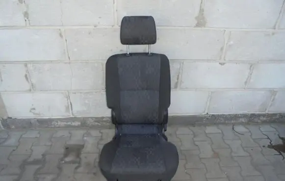 Toyota Avensis Verso Front driver seat FOTELSTELARZKANAPA