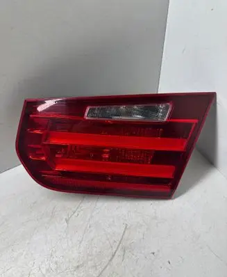 Tailgate rear/tail lights