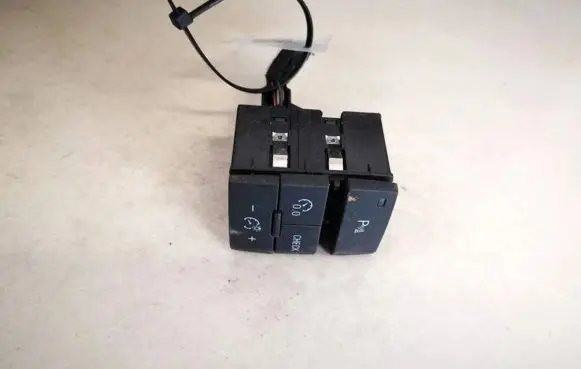 Audi Q7 4L Parking (PDC) sensor switch 4l1927123a