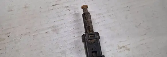 Audi A4 S4 B5 8D Brake pedal sensor switch 811907 343B