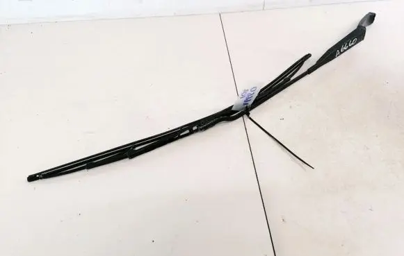 Front wiper blade arm