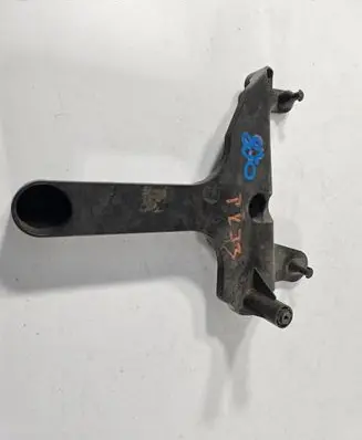 Audi TT TTS Mk2 Air filter cleaner box bracket assembly 8J0129671