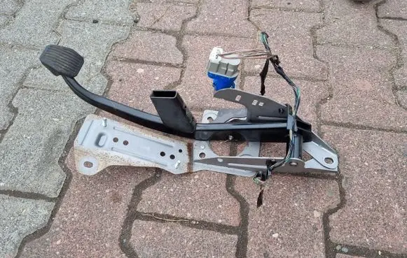 Ford Focus Brake pedal XXXXXXXXXXXXX