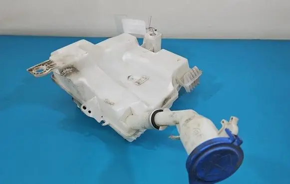 Ford Focus Windshield washer fluid reservoir/tank IMPRK1556292