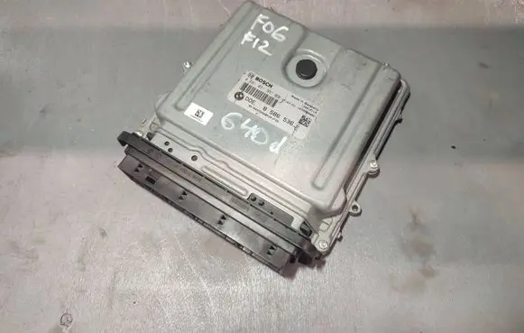 BMW 6 F06 Gran coupe Engine control unit/module 8586536