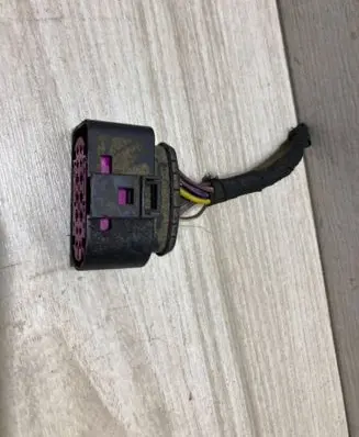 Audi Q3 F3 Headlight/headlamp wiring loom/harness 1J0973737