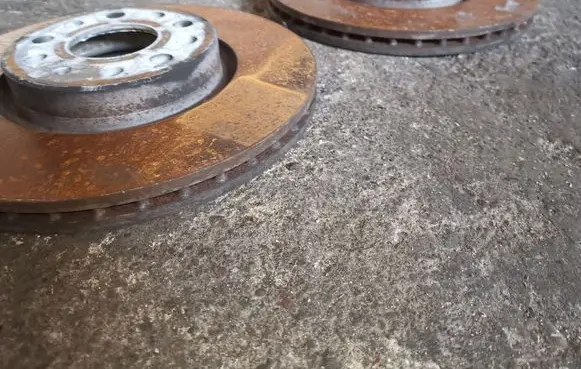 Volkswagen Touran II Front brake disc