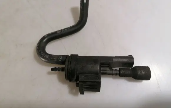 Mercedes-Benz C W205 Vacuum valve 0025407097 A6510705832