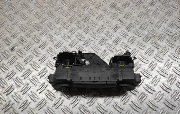 Volkswagen Jetta VI Climate control unit 5C1819045