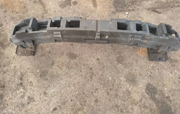 Skoda Octavia Mk3 (5E) Front bumper cross member 135730R