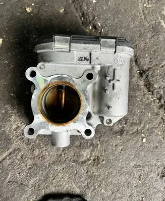 Renault Clio III Throttle valve 161203309R