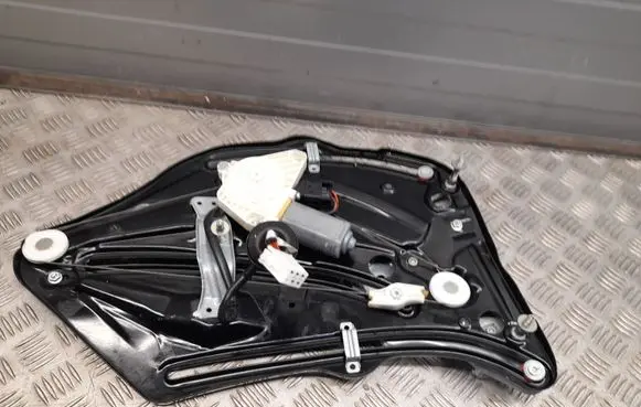 Mercedes-Benz E A207 Rear door window regulator with motor A2076701503