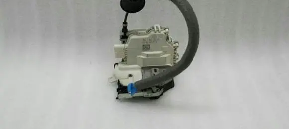 Audi A1 Rear door lock 8X0839015