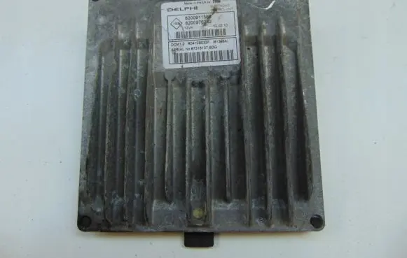 Renault Twingo II Engine control unit/module 8200911566 8200976242