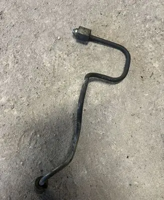 Nissan Almera N16 Fuel injector supply line/pipe 