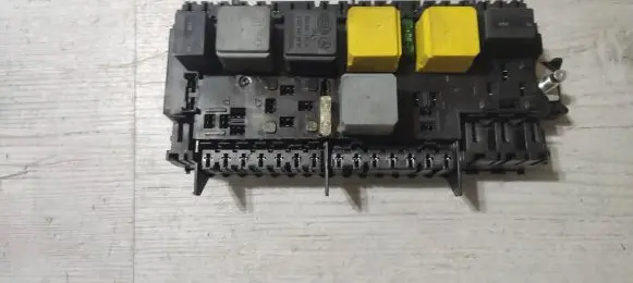 Mercedes-Benz CLA C117 X117 W117 Relay mounting block A2469067100 13954042 YAP27710H2