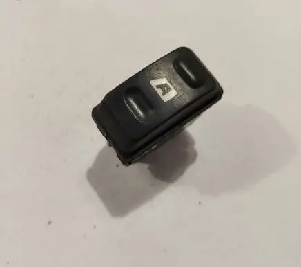 Citroen Xsara Picasso Electric window control switch 22681