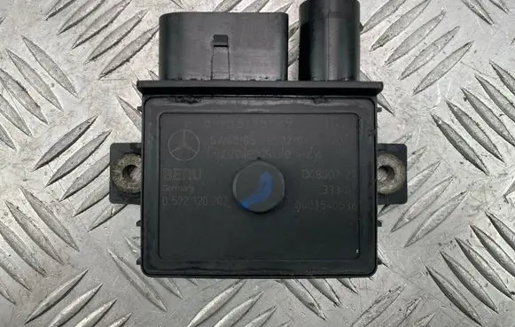 Mercedes-Benz C W204 Glow plug pre-heat relay A6461532579