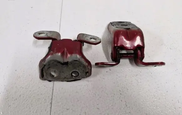 Nissan Qashqai Front door hinge set 