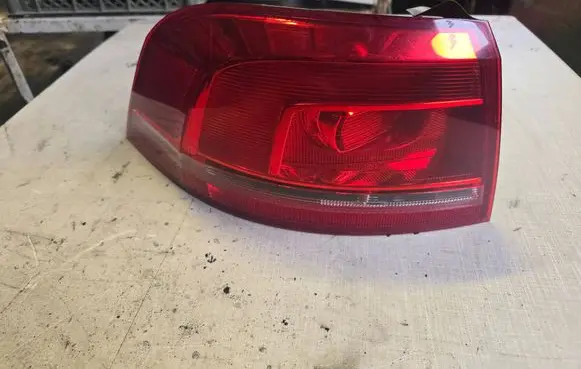 Volkswagen PASSAT B7 Rear/tail lights 3AF945095E 605001 E12990