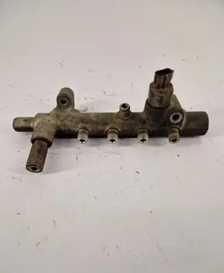Opel Meriva A Fuel main line pipe 6100