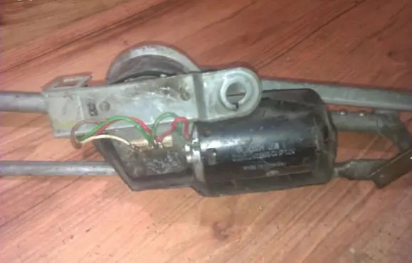 BMW 5 E28 Wiper motor 0390241093