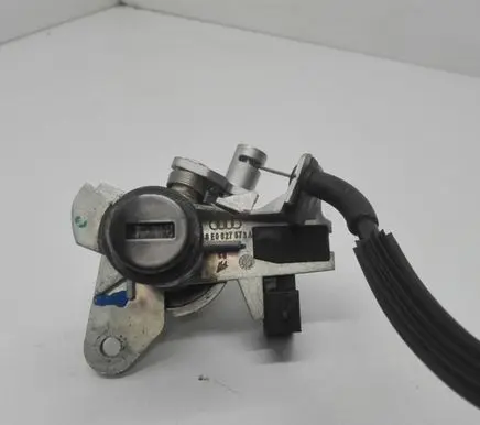 Audi A6 S6 C6 4F Tailgate exterior lock 8E0827573A