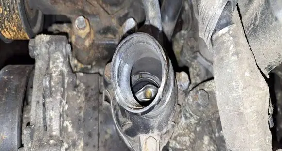 Toyota Auris 150 Engine coolant pipe/hose 