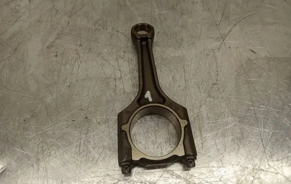 Audi A4 S4 B7 8E 8H Piston 082261