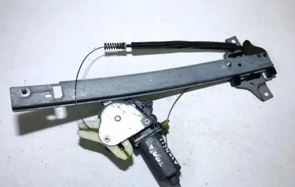 Toyota Avensis T220 Rear door window regulator motor 0130821745 100-208-xxx