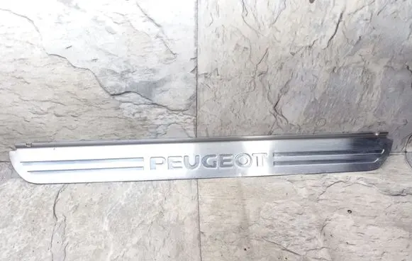 Peugeot 407 Front sill trim cover