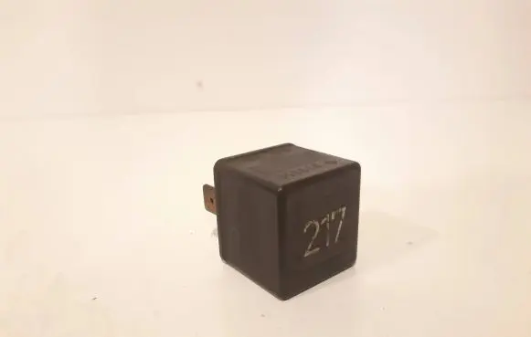 Audi A6 S6 C4 4A Other relay 443951253S