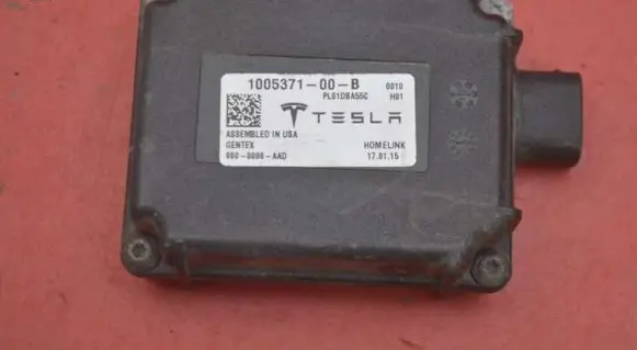Tesla Model S Engine control unit/module ECU 1005371-00-B