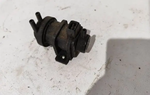 Volvo S40, V40 Turbo solenoid valve 7700874764
