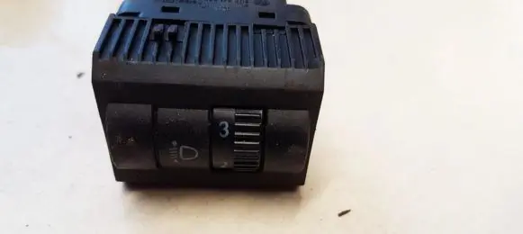Volkswagen Polo Headlight level height control switch 6Q0941333B
